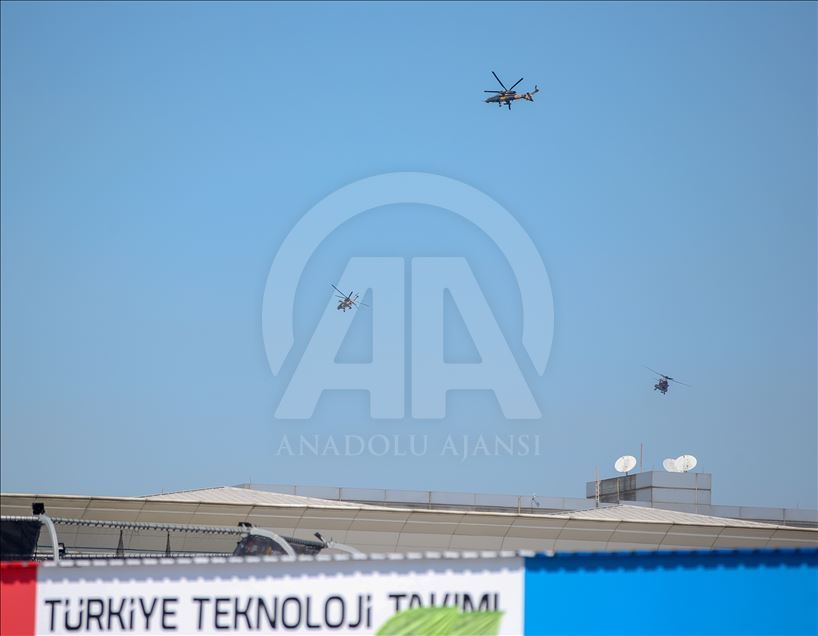 پرواز نمایشی بالگردهای ساخت ترکیه در جشنواره تکنوفست استانبول