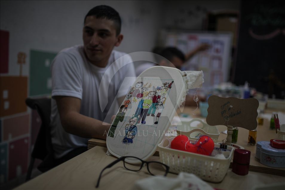Inmates Embroidering their Stories in Colombia