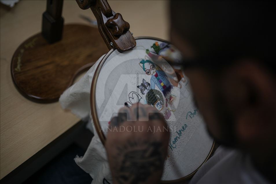 Inmates Embroidering their Stories in Colombia