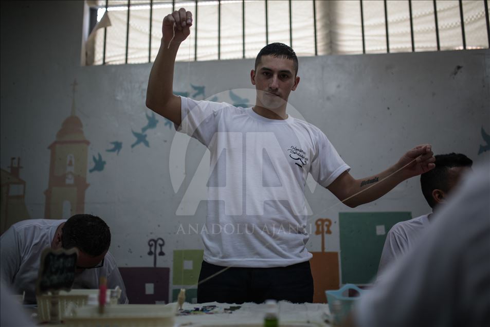 Inmates Embroidering their Stories in Colombia