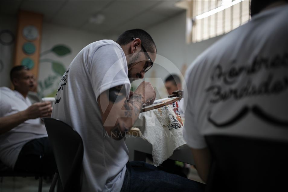Inmates Embroidering their Stories in Colombia