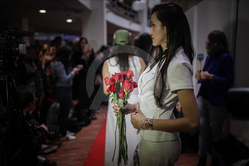 Ex guerrilleros de las FARC muestran la primera colección de moda llamada "PAZarela"
