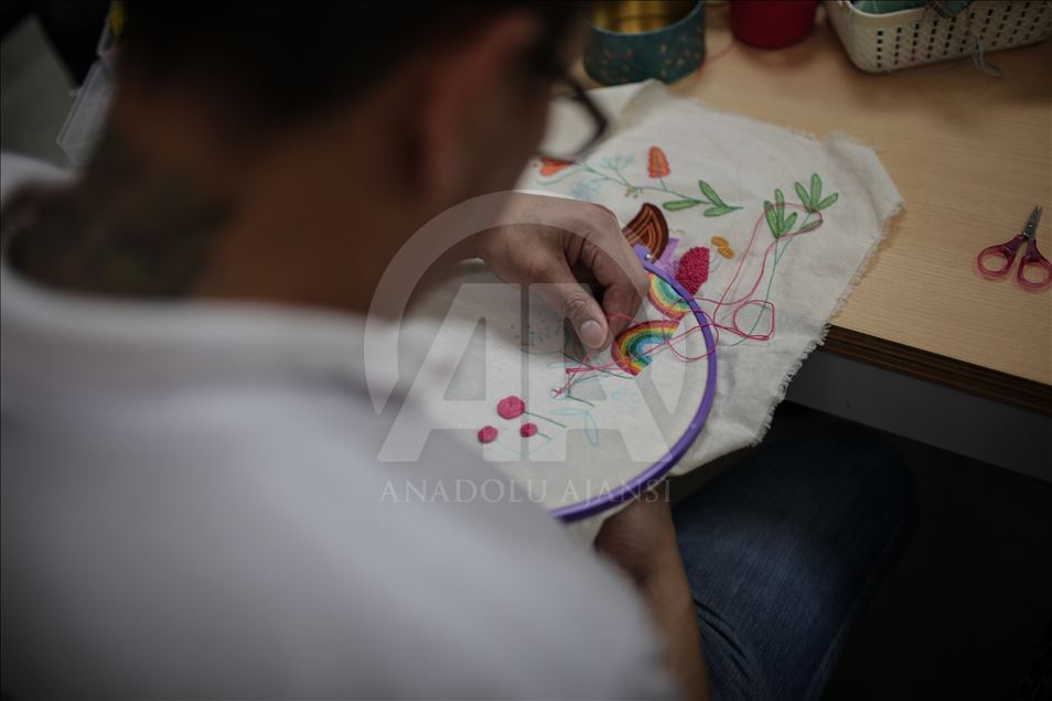 Inmates Embroidering their Stories in Colombia
