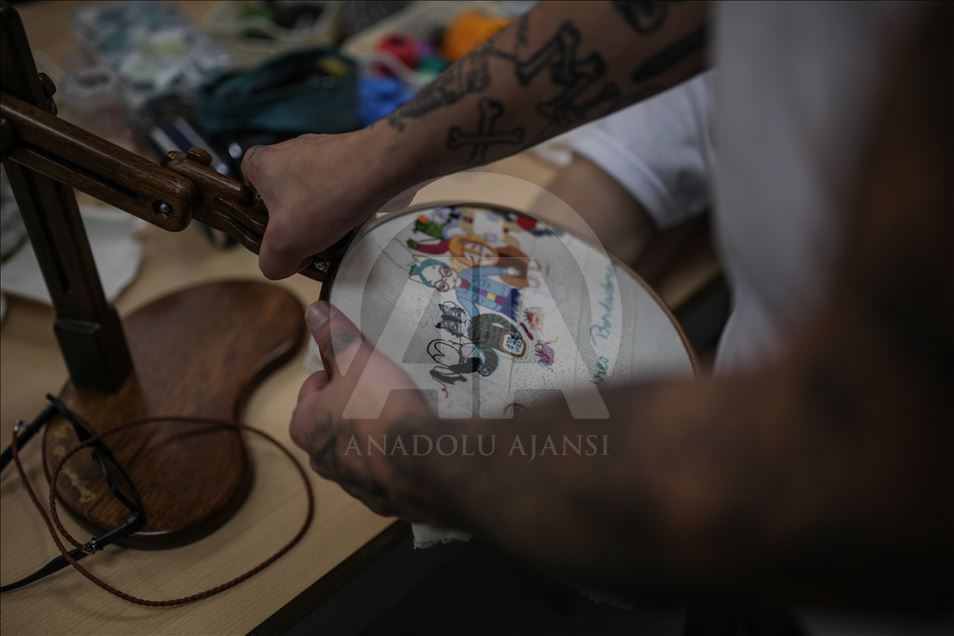 Inmates Embroidering their Stories in Colombia