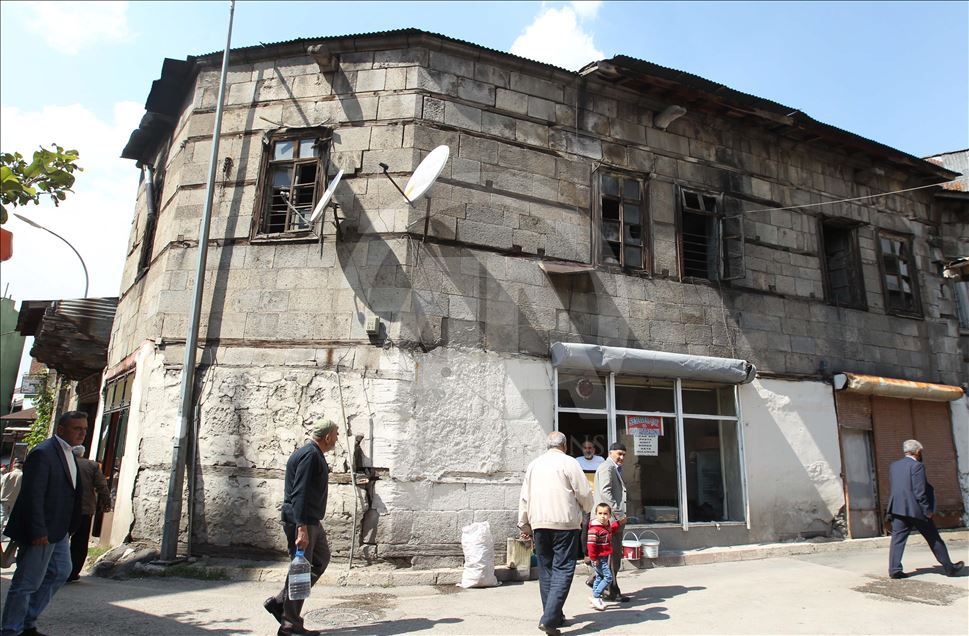 Kervan yollarından modern yollara geçişin tanığı: "Komesli Hanı"