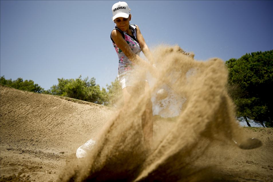 "Antalya'daki golf sahaları altı ay öncesinden doluyor"
