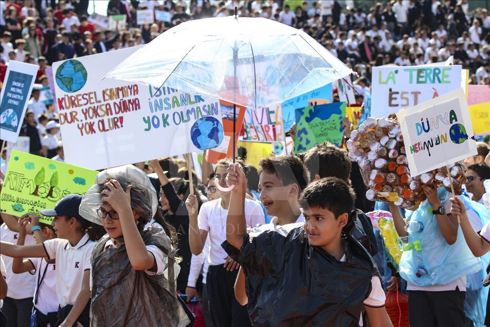Students in Turkey take part in global climate strike
