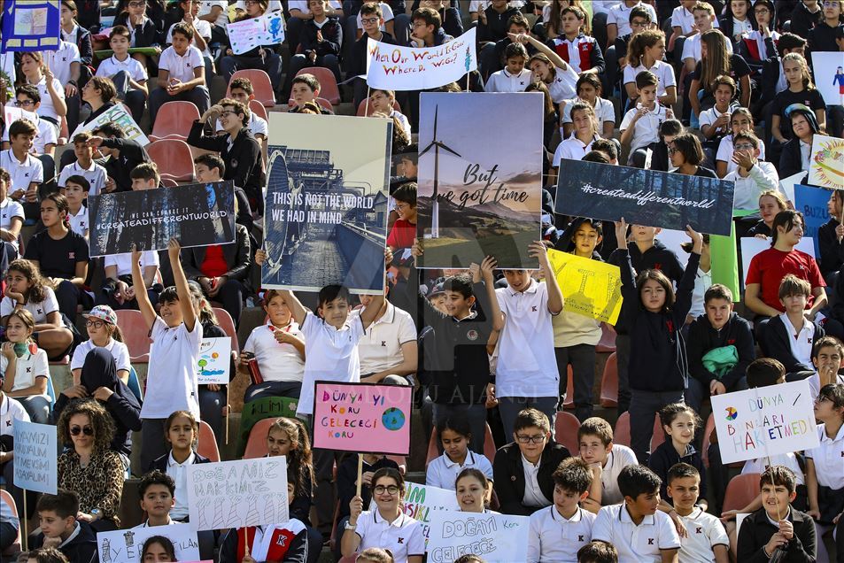 Students in Turkey take part in global climate strike