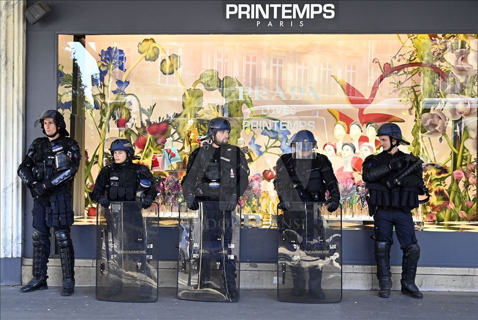 Decenas de arrestos en nueva marcha de Chalecos Amarillos en París