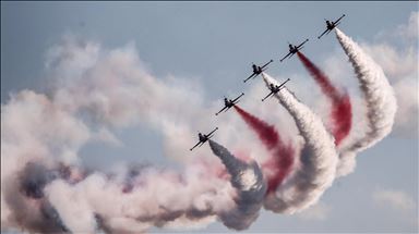 TEKNOFEST İstanbul'da gösteri uçuşları nefes kesti