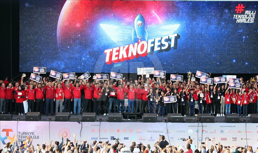 Cumhurbaşkanı Vekili Fuat Oktay, "TEKNOFEST İstanbul"un kapanış törenine katıldı