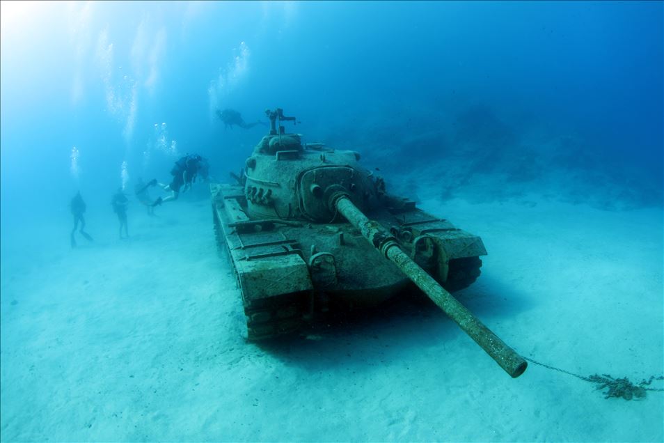 Underwater tank in Turkey coast attracts eyes