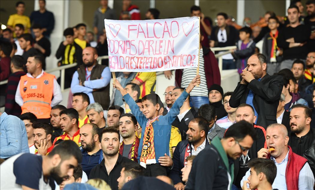 Falcao jugo tres minutos finales del partido del Galatasaray ante el Yeni Malatyaspor en Turquía