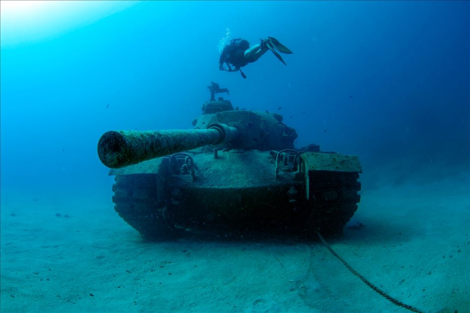 Underwater tank in Turkey coast attracts eyes