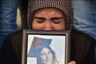 Oturma eylemi yapan Diyarbakır annelerinden HDP'lilere tepki