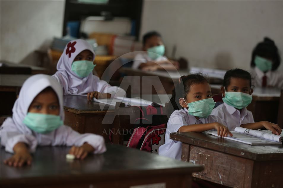 Murid SD di Medan gunakan masker hindari bahaya kabut asap