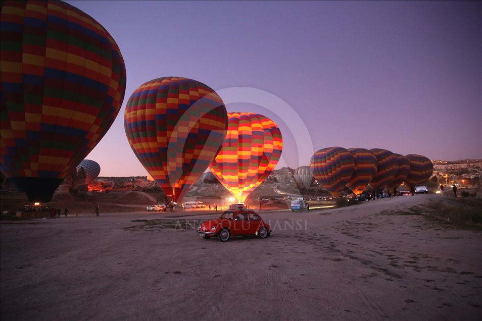 Hot air balloons in Turkey's Nevsehir