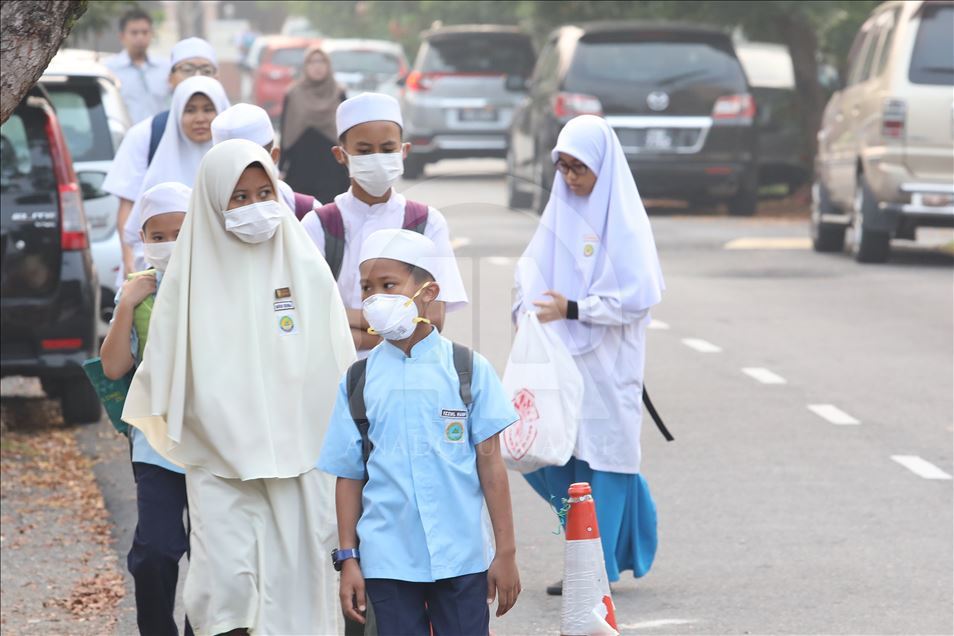 Pelajar di Malaysia gunakan masker untuk hindari kabut asap