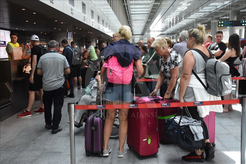 İngiliz tur operatörü Thomas Cook'un iflası