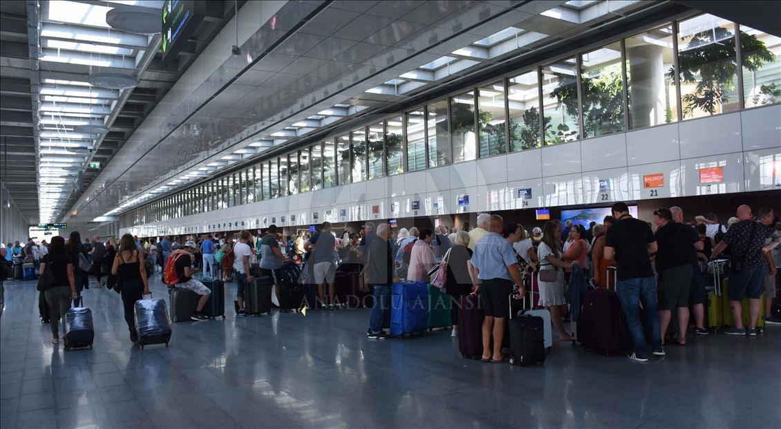 İngiliz tur operatörü Thomas Cook'un iflası