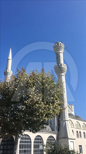 Strong earthquake shakes turkeys istanbul