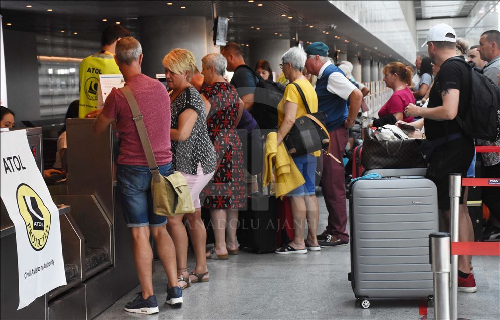 İngiliz tur operatörü Thomas Cook'un iflası