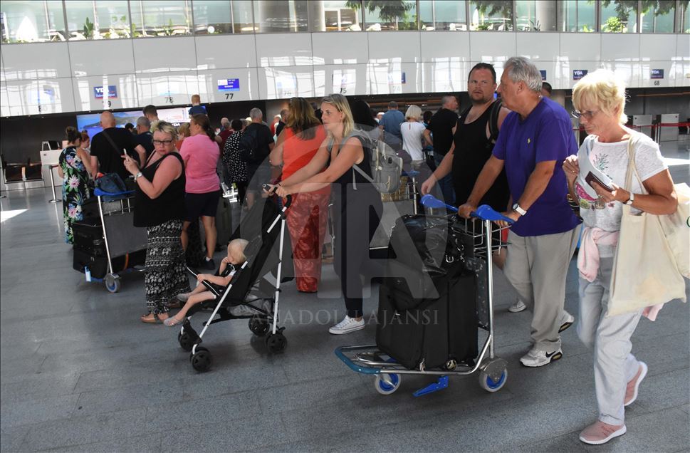 İngiliz tur operatörü Thomas Cook'un iflası