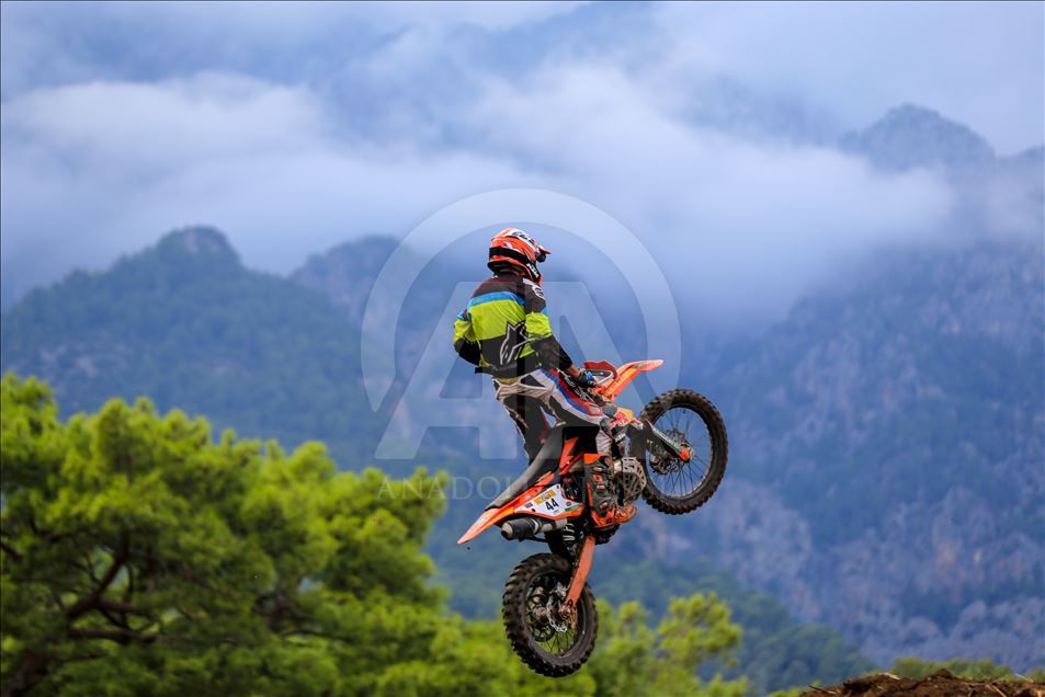 Мотогонки в Анталье: Яркие моменты Sea To Sky Enduro
