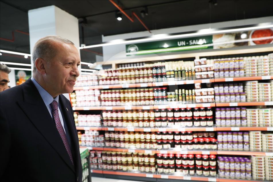cumhurbaskani erdogan tarim kredi kooperatif marketi nde alis veris yapti anadolu ajansi