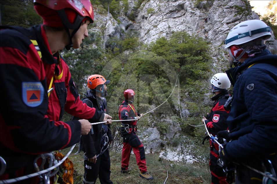 Tjentište: Završena ”Osnovna obuka potrage i spašavanje u prirodi Bosna i Hercegovina 2019."