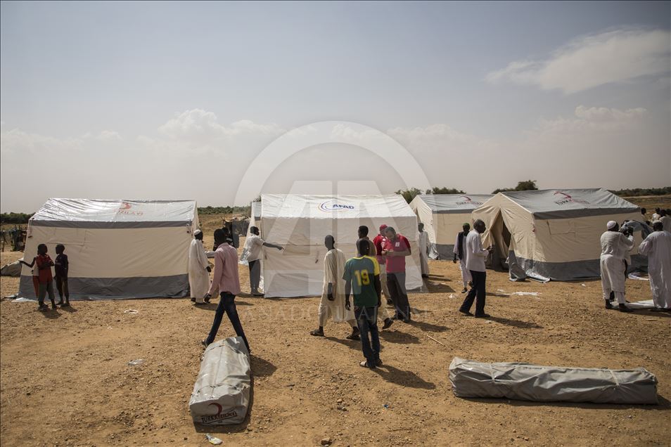 Sudan'da sel mağduru ailelere çadır yardımı