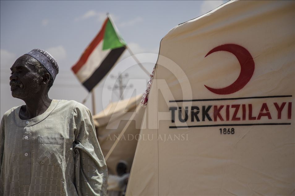 Sudan'da sel mağduru ailelere çadır yardımı