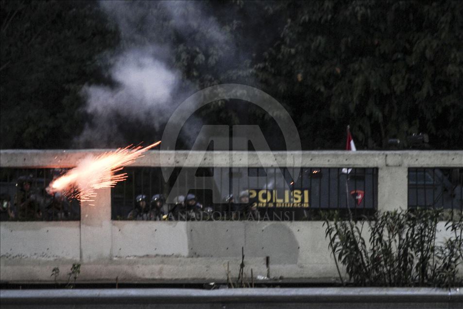 Demonstrasi menentang UU KPK dan RUU KUHP berakhir ricuh