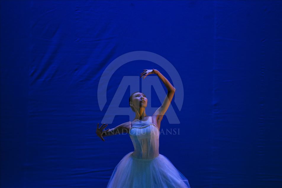 Chinese Suzhou Ballet Theater in Ankara