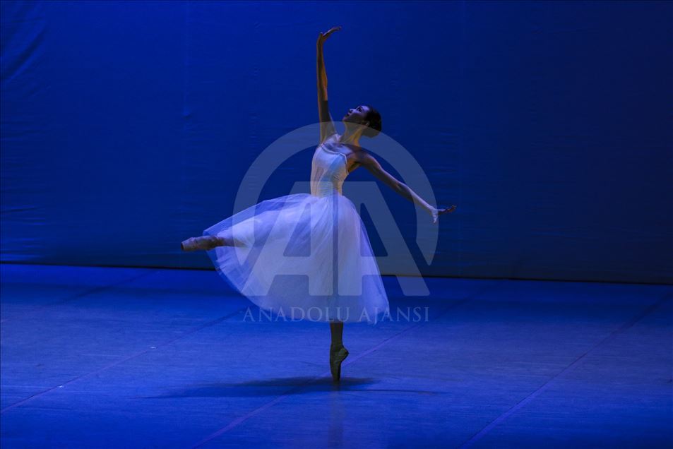 Chinese Suzhou Ballet Theater in Ankara