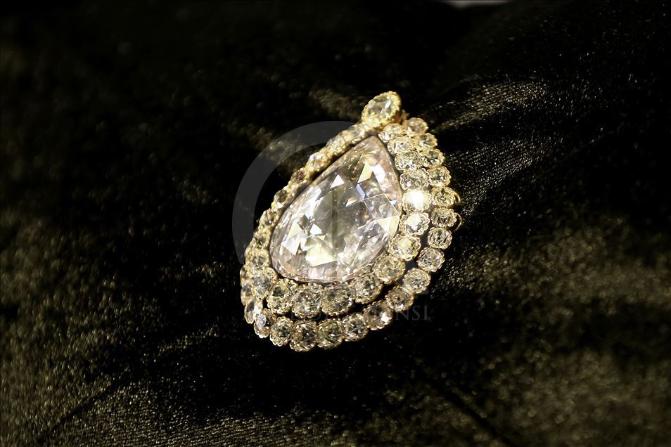 إسطنبول.. عرض قطع أثرية ثمينة لأول مرة في قصر "طوب قابي" التاريخي
