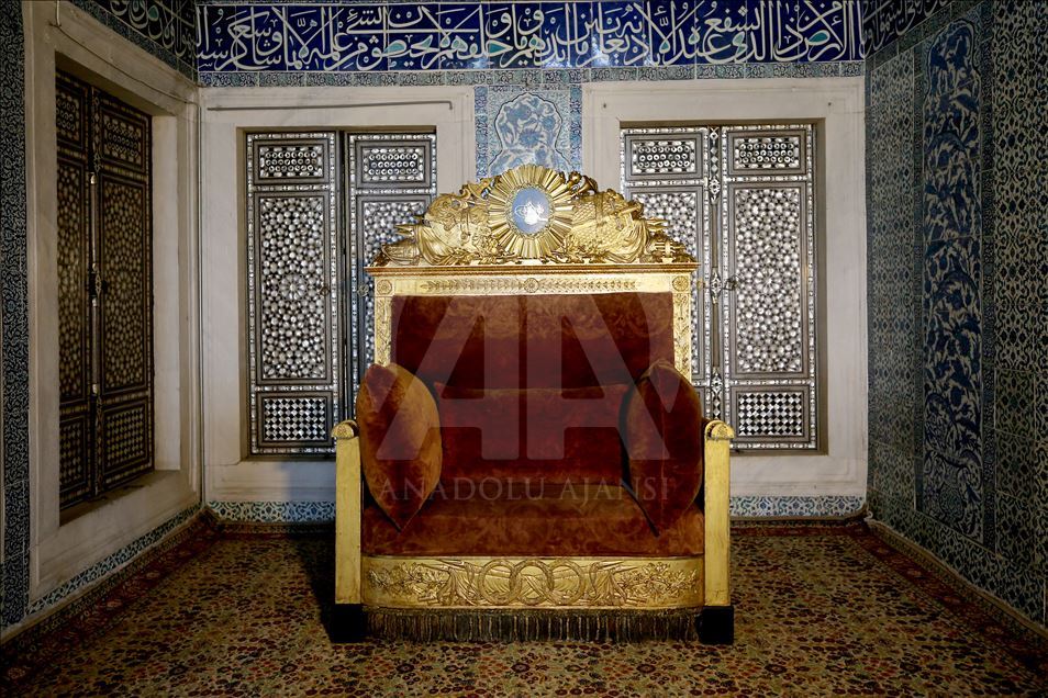 إسطنبول.. عرض قطع أثرية ثمينة لأول مرة في قصر "طوب قابي" التاريخي
