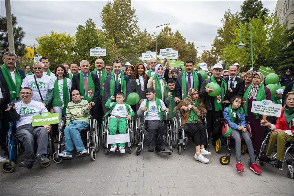 Serebral palsili çocuklar ve aileleri RTÜK'te buluştu
