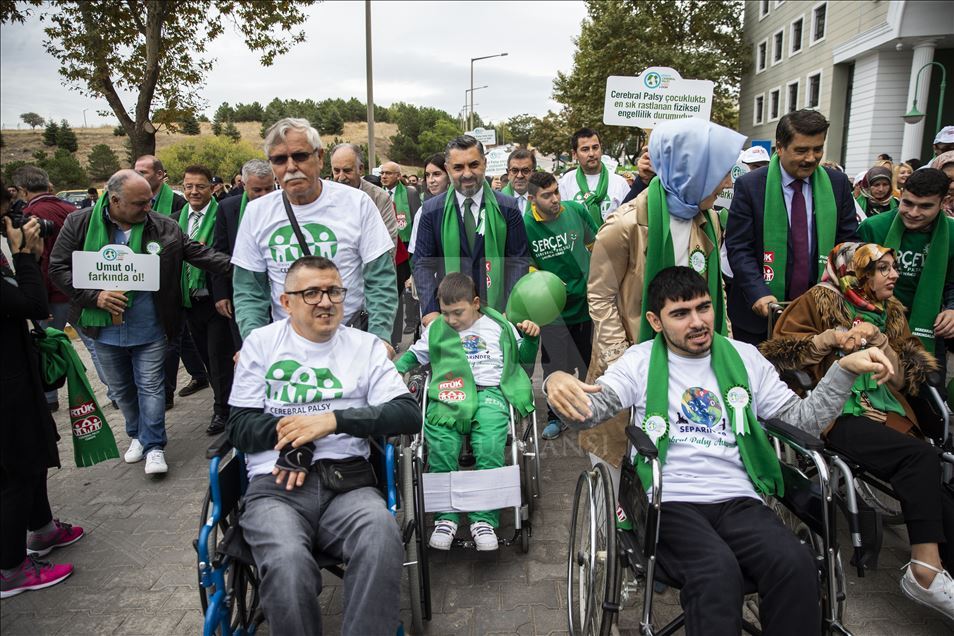 Serebral palsili çocuklar ve aileleri RTÜK'te buluştu
