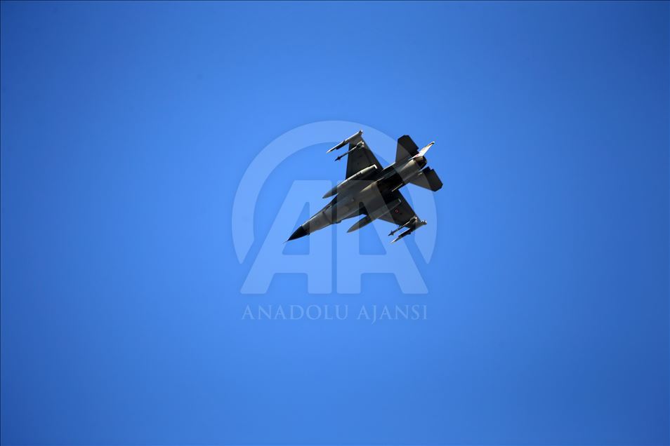 تصاویری از پرواز جنگنده‌های ترکیه در چارچوب عملیات چشمه صلح