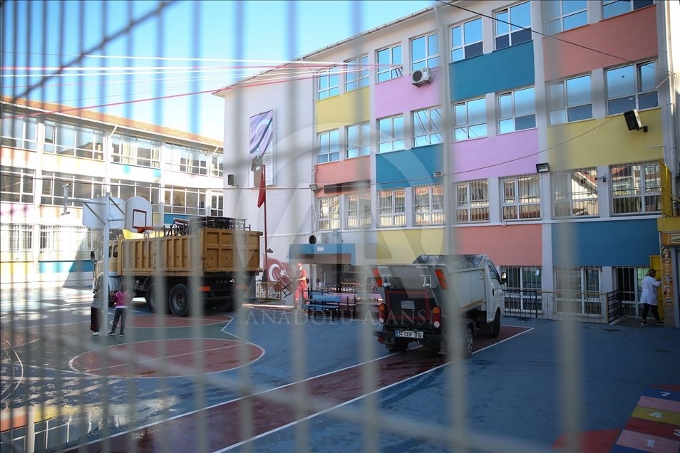 İstanbul'da taşınmasına karar verilen okullar tahliye ediliyor