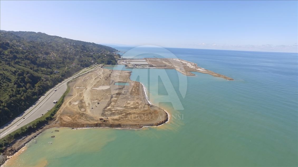Rize-Artvin Havalimanı'nın yüzde 44'ü tamamlandı