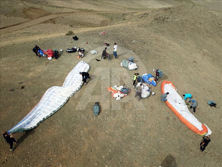 "Türkiye'nin Çatısı"nda yamaç paraşütü eğitimi