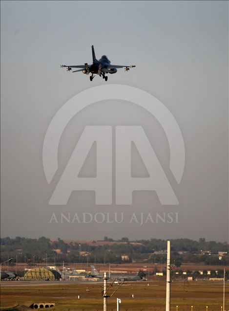 تصاویری از پرواز جنگنده‌های ترکیه در چارچوب عملیات چشمه صلح