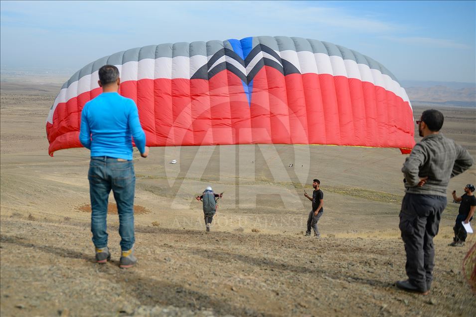 "Türkiye'nin Çatısı"nda yamaç paraşütü eğitimi