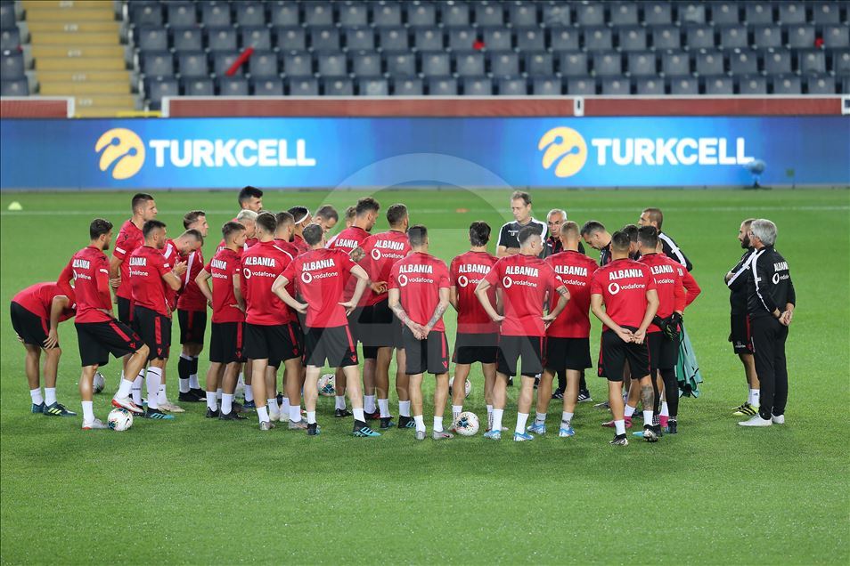 a milli futbol takimi arnavutluk macina