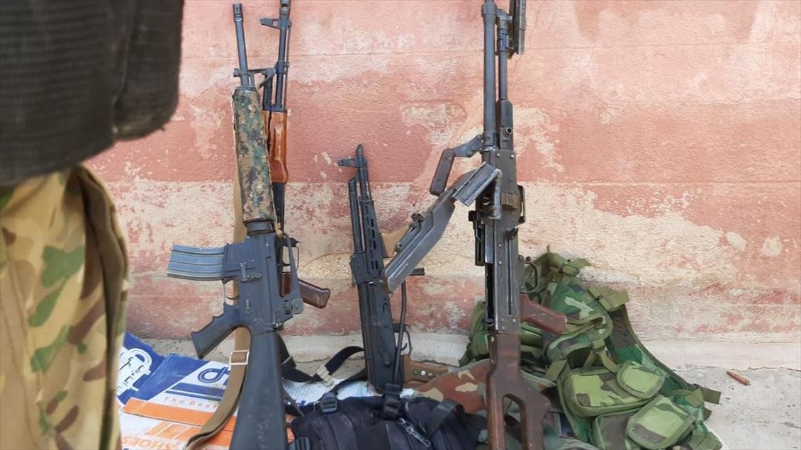Tel Abyad'da YPG/PKK'lılar silahlarını bırakarak kaçtı

