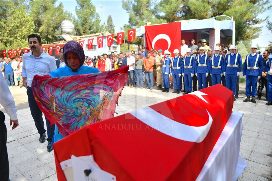 Ceylanpınar'da şehit olan 11 yaşındaki Elif için tören