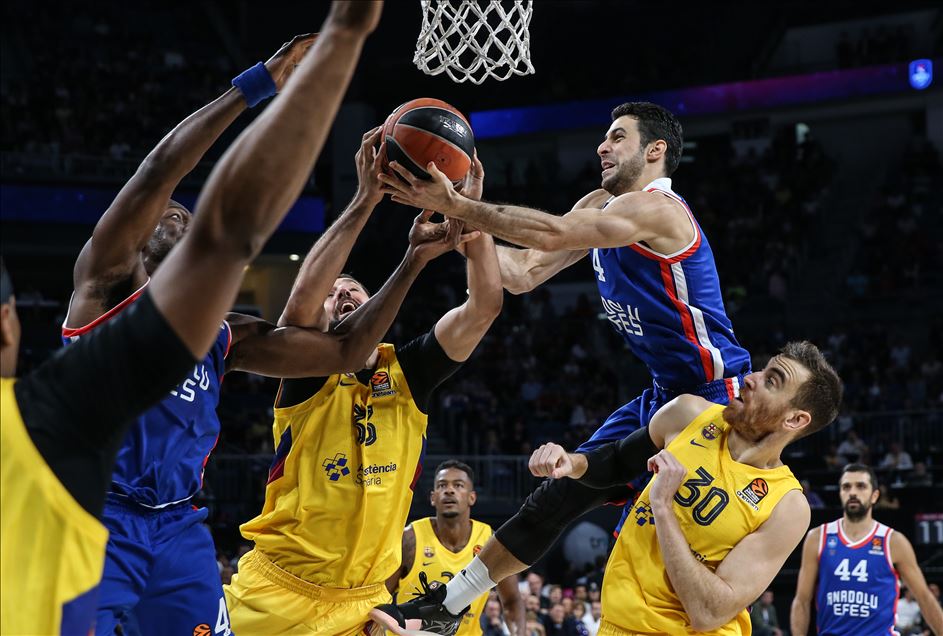 Anadolu Efes - Barcelona