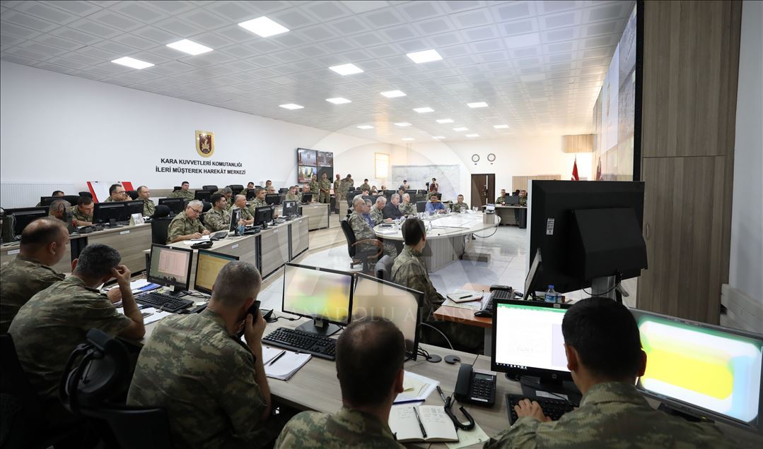 Ministro de Defensa de Turquía coordina la Operación Fuente de Paz
